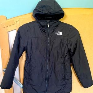 Girls North face winter reversible coat. Fluffy warm inside. Mint condition.